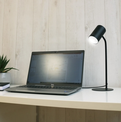 Lampa Unilux Katz LED pentru birou, design elegant si practic, cap ajustabil, cablu USB integrat, inaltime 33 cm, culoare negru